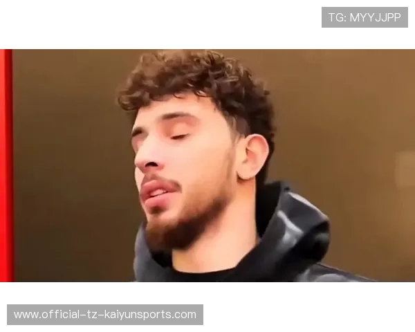 杜兰特在火箭进攻体系中扮演导师申京受益匪浅 杜兰特在火箭进攻体系中扮演导师申京受益匪浅